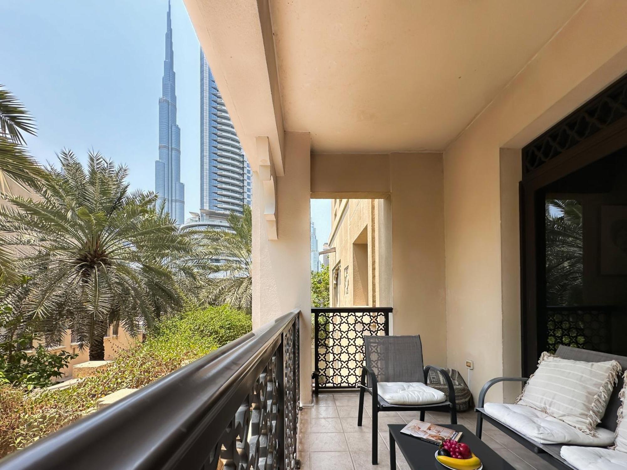ドバイTrophy 2Br Aladdin Estate W Burj Khalifa Viewアパートメント エクステリア 写真